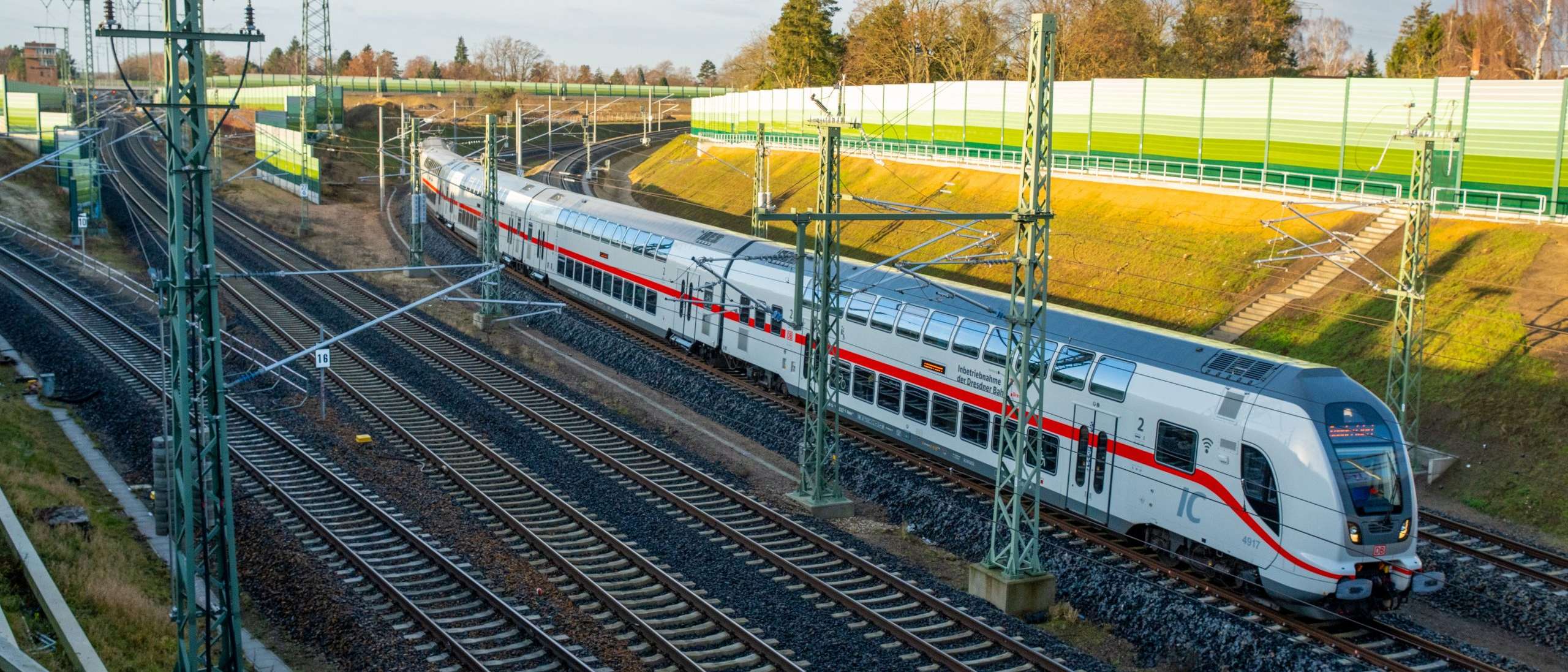 Dresdner Bahn mit Sonderzug eröffnet